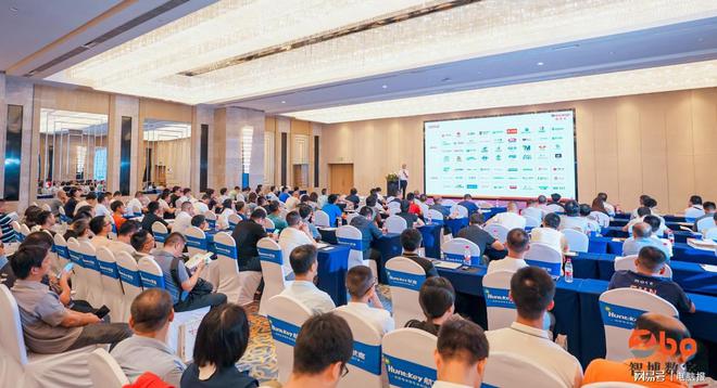 航嘉行业电源闪耀厦门数字化与智能工厂技术交流会(图5)