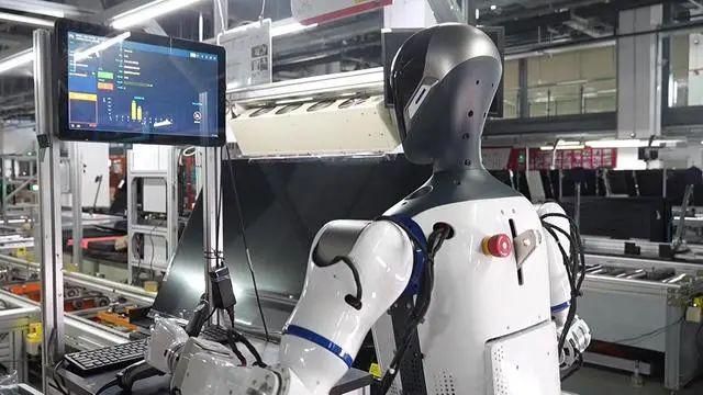 星空体育网站：“四川造”首款人形机器人“装配工”上岗(图5)