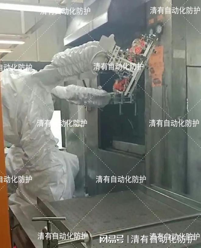 星空体育网站：脱模剂工业机器人防护服(图2)
