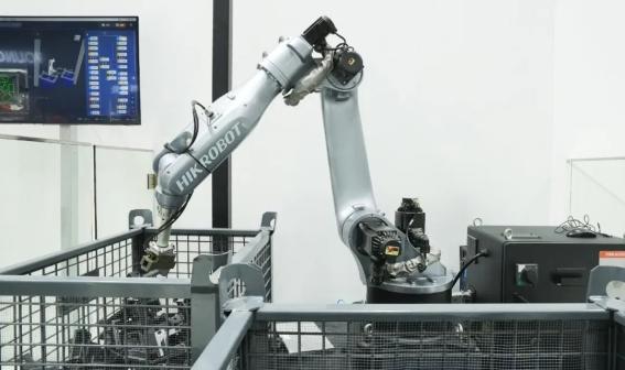 星空体育：海康机器人亮相2024中国国际工业博览会绽放智能设备魅力(图2)
