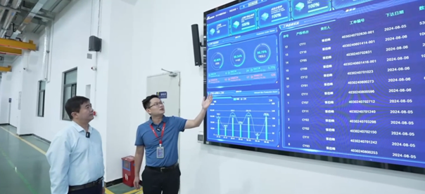 与专精特新共创！卡奥斯新能源零部件数字工厂示范基地揭牌(图2)