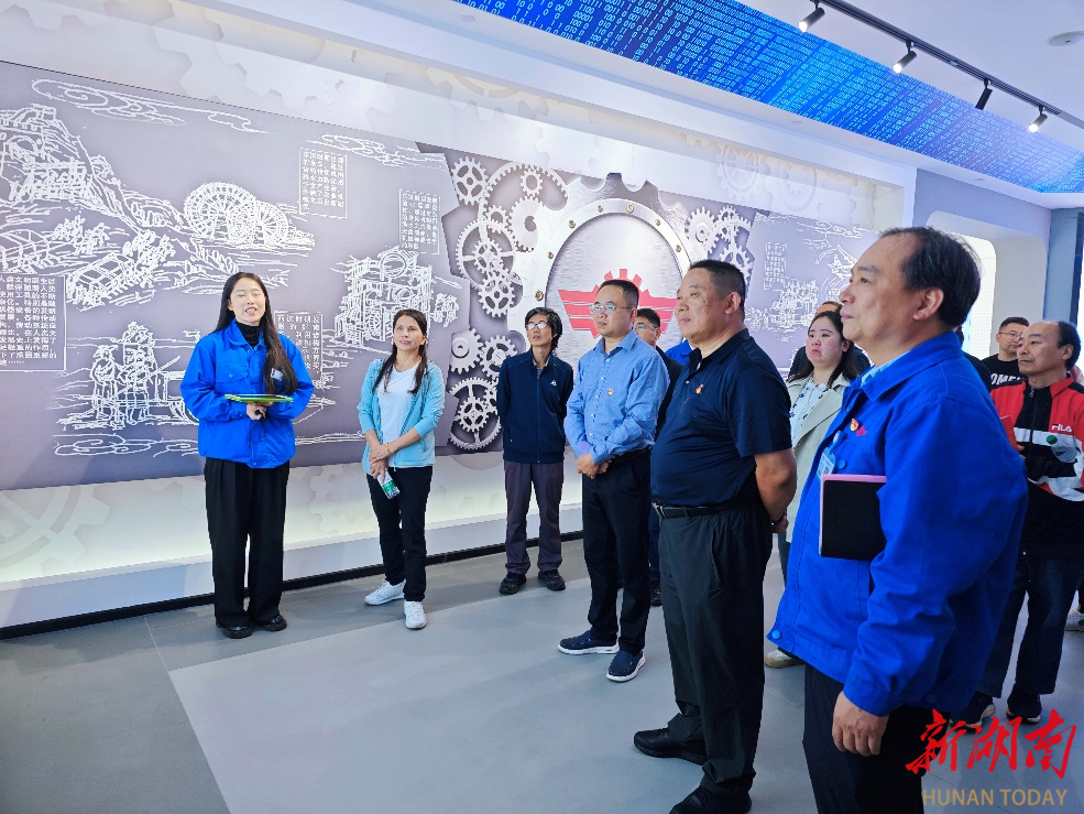 星空体育：党建共建聚合力校企合作谋发展——湖南铁道制造学院党总支与株齿公司机关党支部开展党建共建活动(图5)