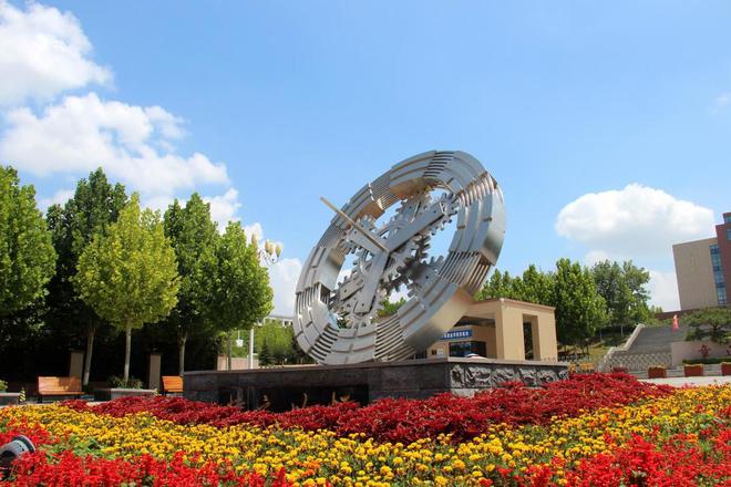 星空体育网站：章丘中等职业学校：以特色化引领专业建设(图3)