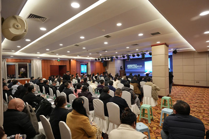 星空体育网站：聚势共赢智赋未来：鸿合科技2025重庆新品推介会成功举办(图1)
