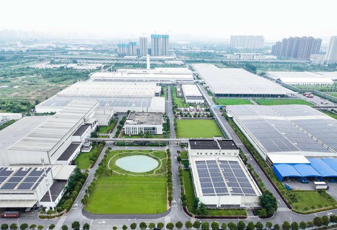 探秘岚图智慧工厂：领略智能制造魅力见证新能源汽车崛起(图2)