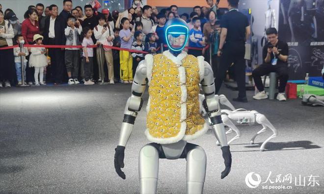 “机”聚齐鲁多种机器人亮相山东(图2)