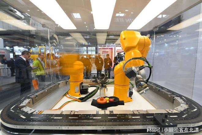 星空体育网站：2025武汉工博会：工业机器人整机与物料传输系统的创新盛宴(图2)