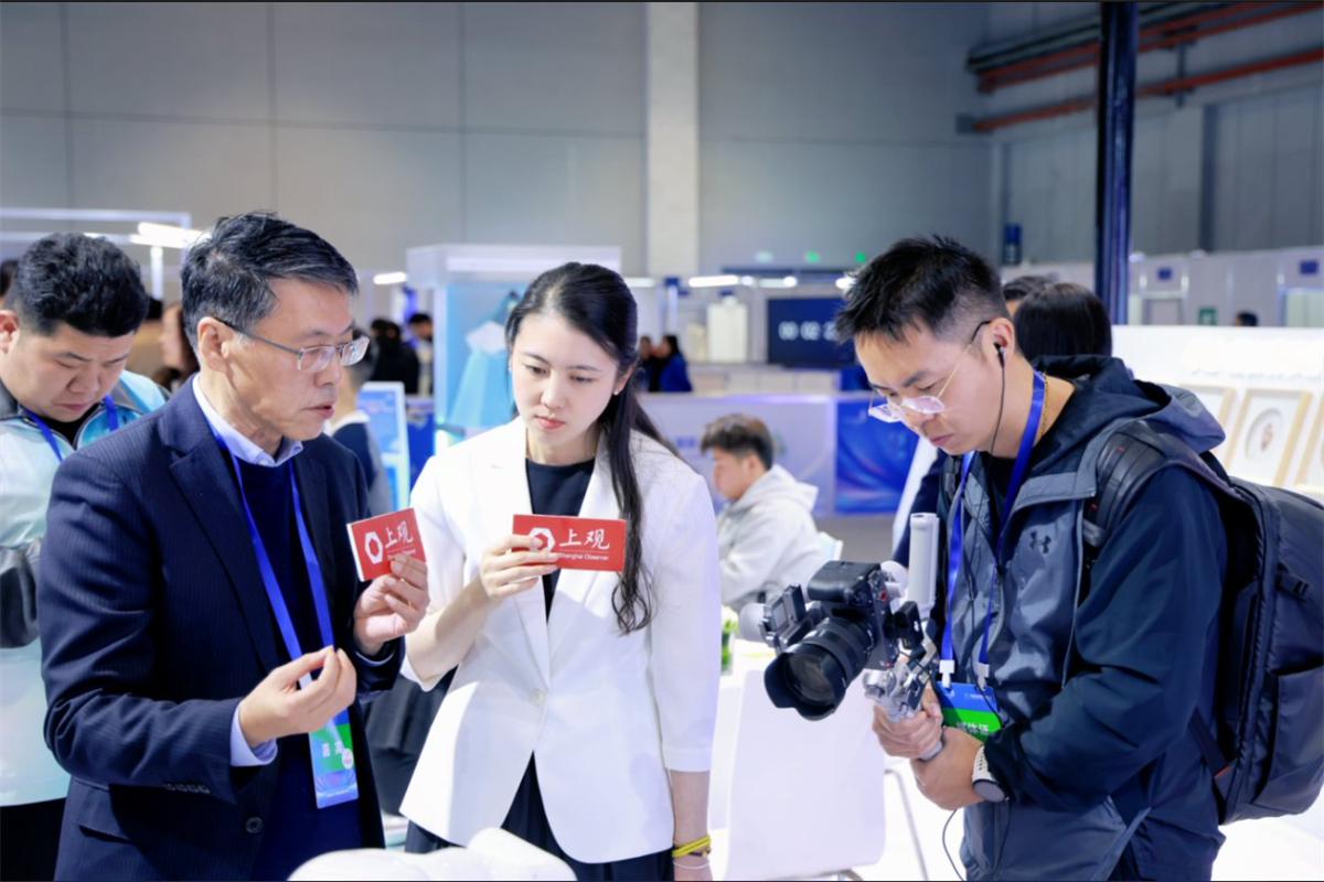 星空体育：节卡机器人亮相上海市第二届职业技能大赛展现产学研融合与全球化创新实践！(图2)