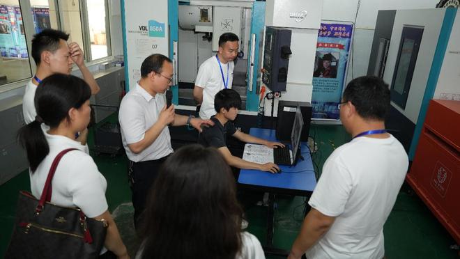 星空体育：新乡职业技术学院：以创新之姿书写产教融合新篇章(图6)