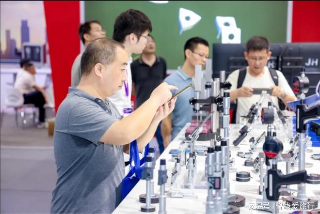 星空体育：协作机器人登场！2025武汉工博会机器人展重塑人机协作新范式(图3)