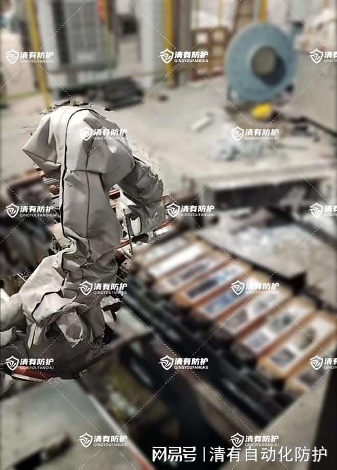 星空体育：铝液工业机器人防护服为什么特别受青睐(图3)