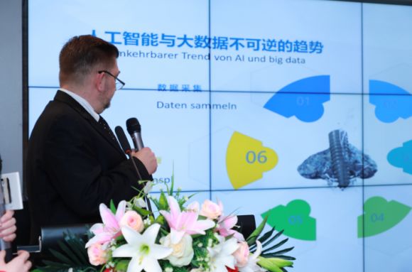 中家医口腔智能口腔标杆：AI+机器人驱动高效个性化(图6)