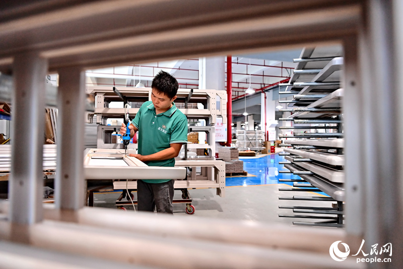 探访南康家具“垂直工厂”：“工业上楼”产业向上(图1)