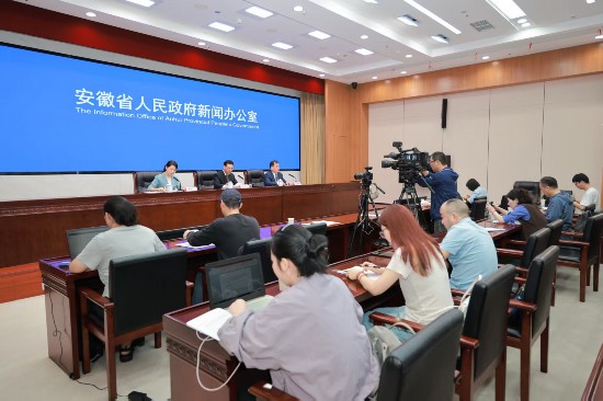 星空体育网站：安徽印发《行动方案》！到2027年底培育智能工厂2000家以上(图1)