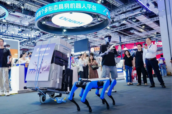 星空体育网站：从机械臂到人形机器人越疆机器人具身工业率先登场(图8)