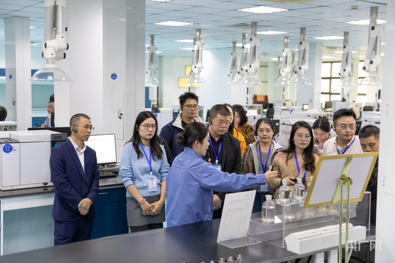 文化长廊与绿色工厂的双向奔赴：九江谱写长江大保护新篇章(图4)