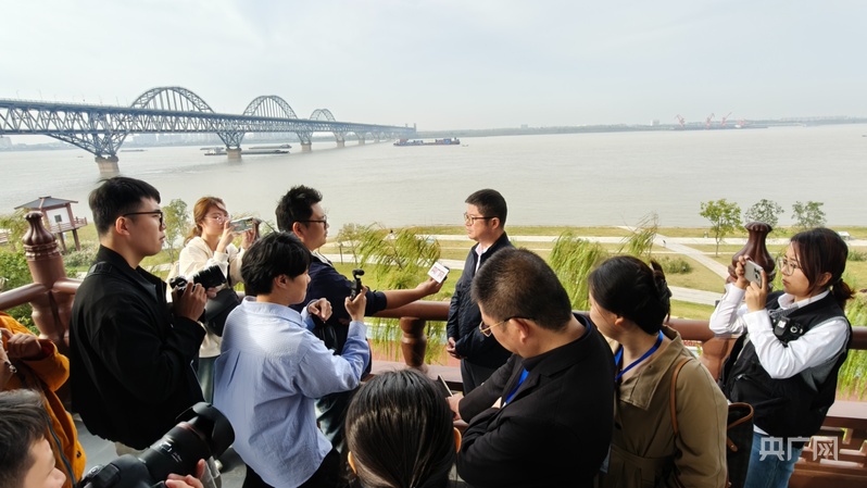 文化长廊与绿色工厂的双向奔赴：九江谱写长江大保护新篇章(图3)