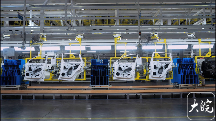 2025网聚美好安徽｜记者探访奇瑞“超级工厂”：全自动高速生产线智能科技感满满(图3)