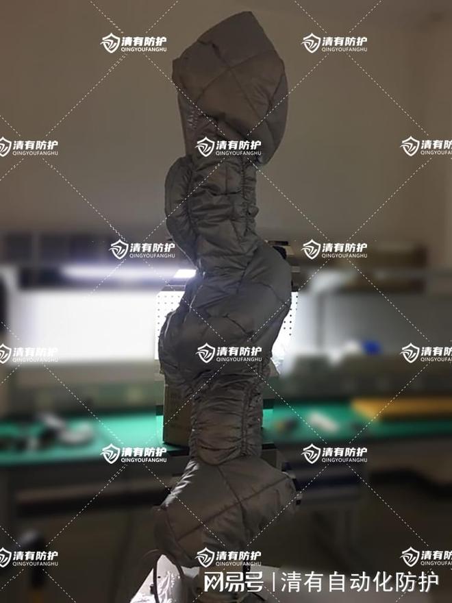 星空体育网站：工业机器人加热防护服的选择指南(图1)
