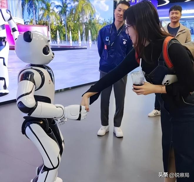 从汽车到机器人比亚迪借硬件当跳板炼出机器人王牌(图8)