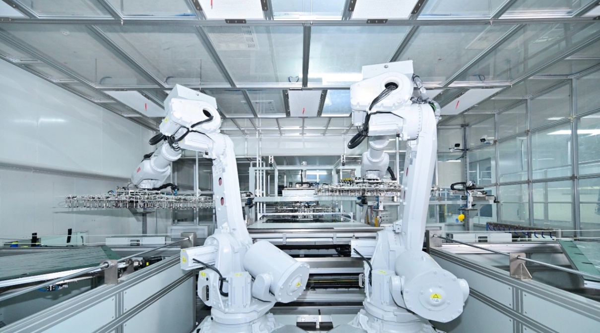 星空体育网站：海信电视工厂获评全球电视行业首个“灯塔工厂”(图2)