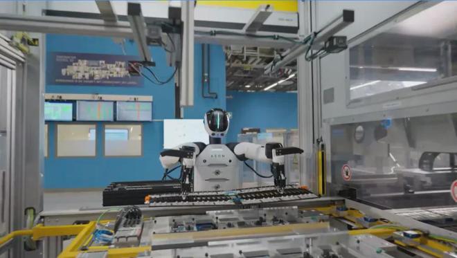 星空体育：宝马欧洲人形机器人产线生产(图3)