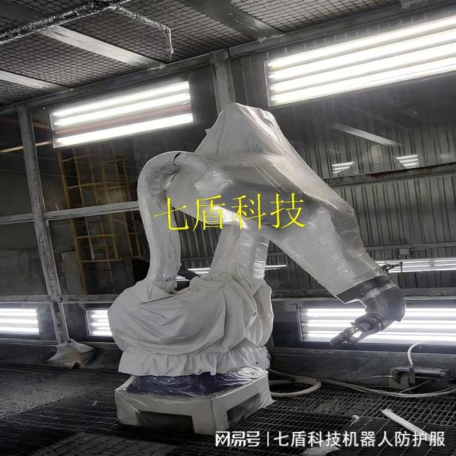机器人防护服高弹性防静电保护破解工业机器人防护迷思(图1)