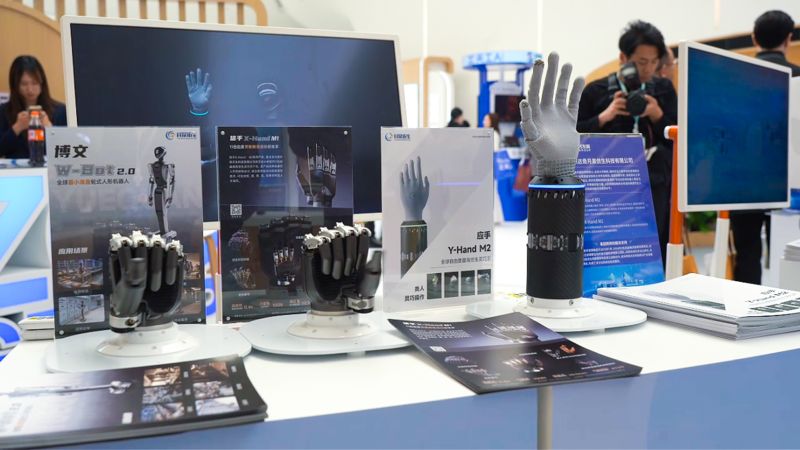 月泉仿生博文W-Bot20机器人于2026中关村论坛上首发仿生成果获广泛关注(图6)