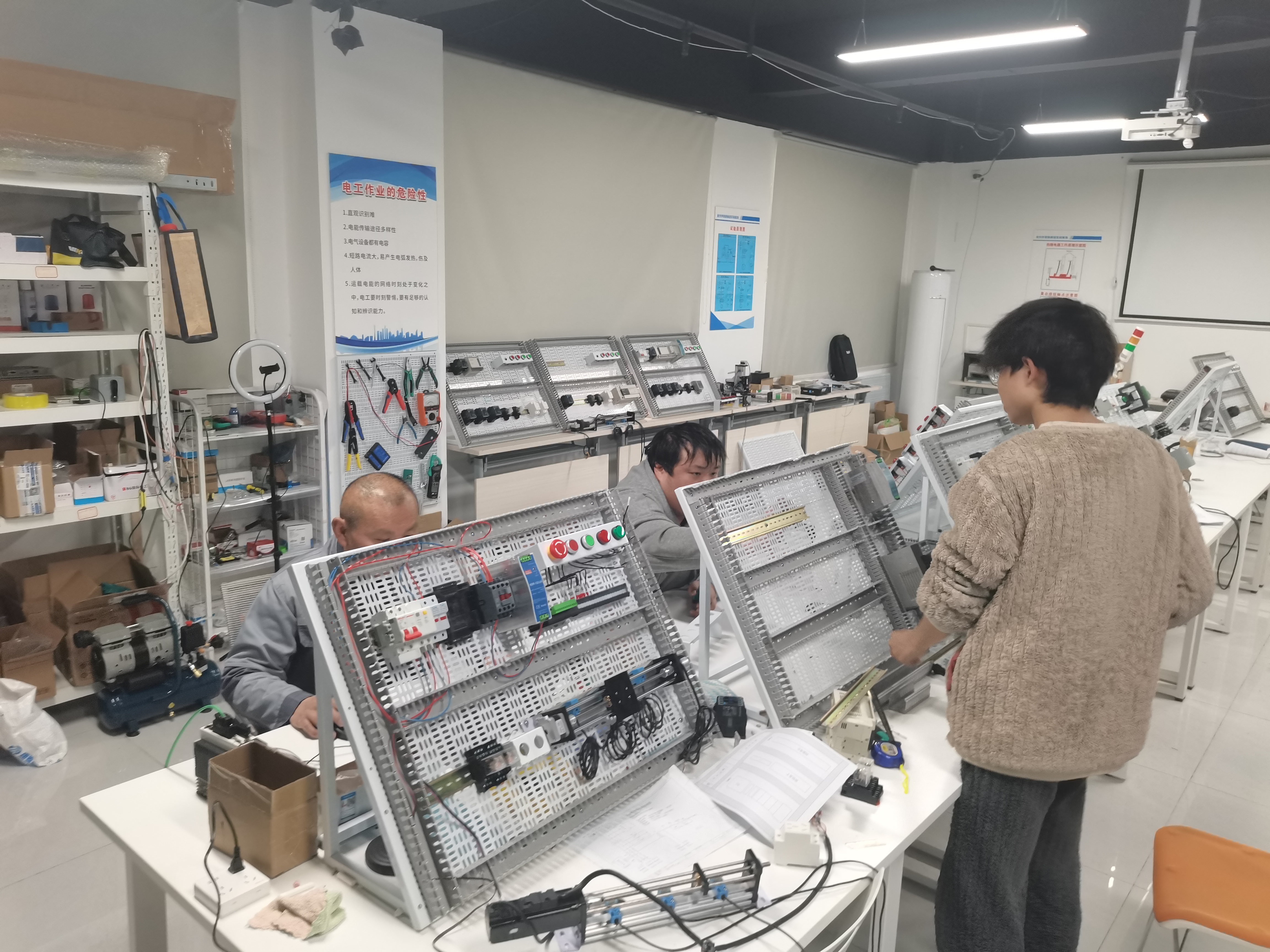 2026年河南工业机器人培训市场深度解析与机构选型指南(图1)