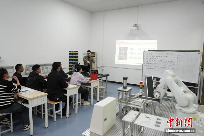 湖北：武汉开设新兴产业培训班产教融合培养人才(图1)